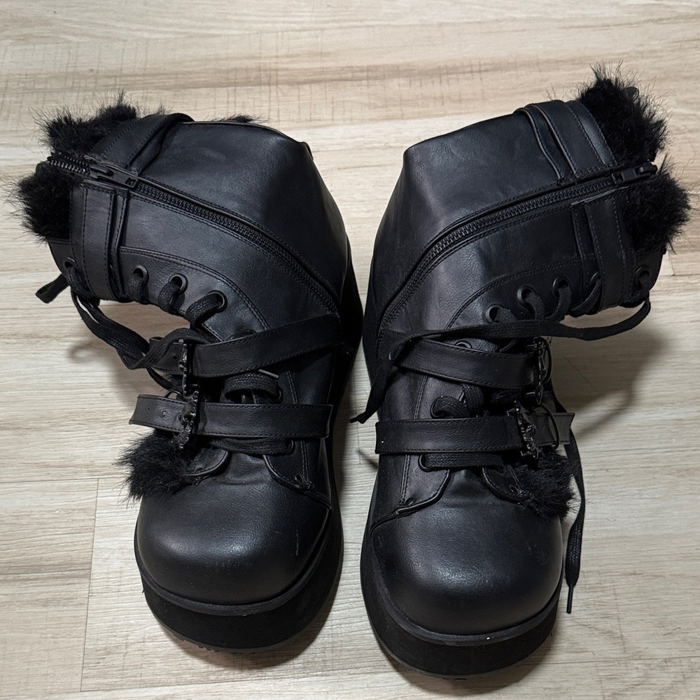 Mens Demonia fur boots